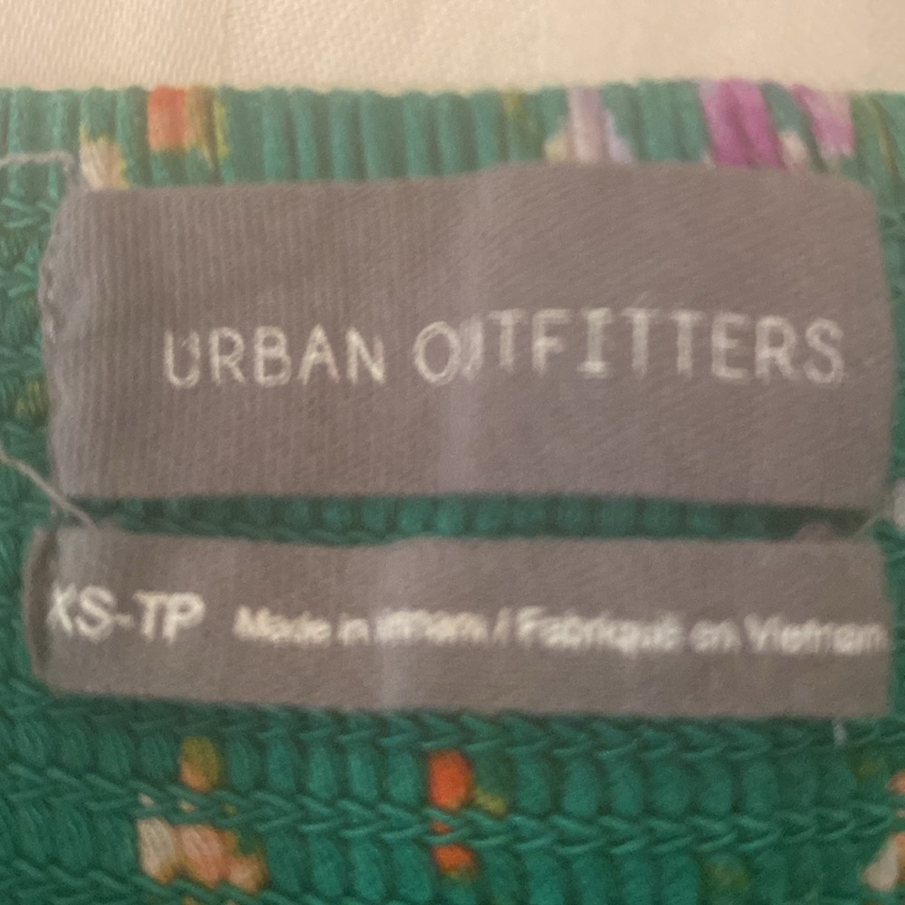 Urban Outfitters kelly green romper with flowers - Picture 8 of 10